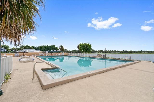 13611 SW 77th Street, Miami, FL 33183