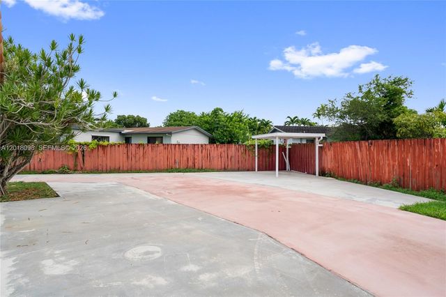 13611 SW 77th Street, Miami, FL 33183