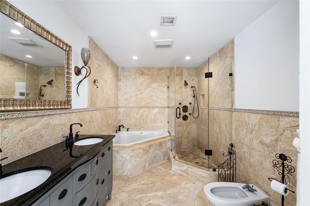 13611 SW 77th Street, Miami, FL 33183