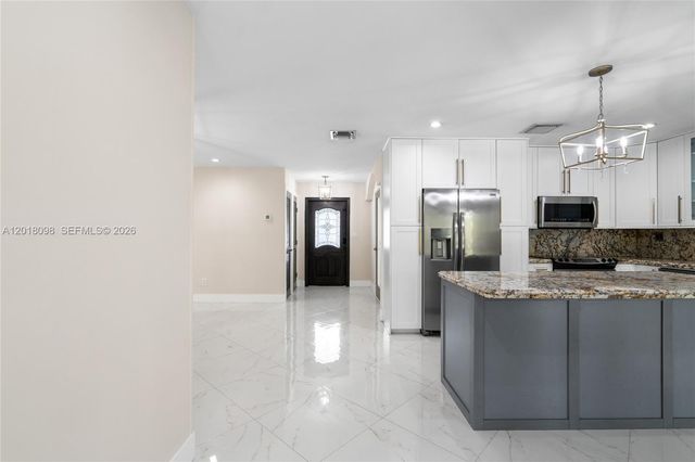 13611 SW 77th Street, Miami, FL 33183