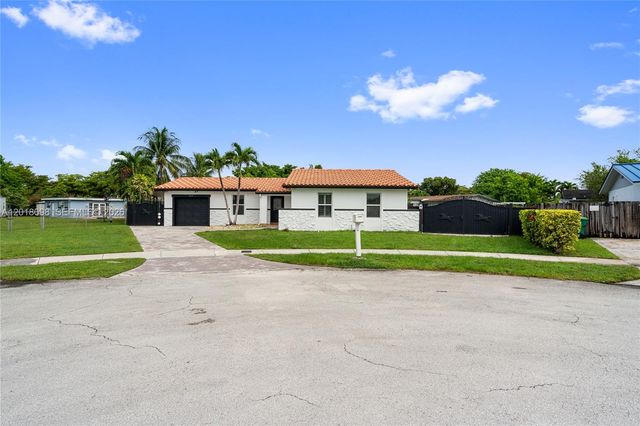 13611 SW 77th Street, Miami, FL 33183