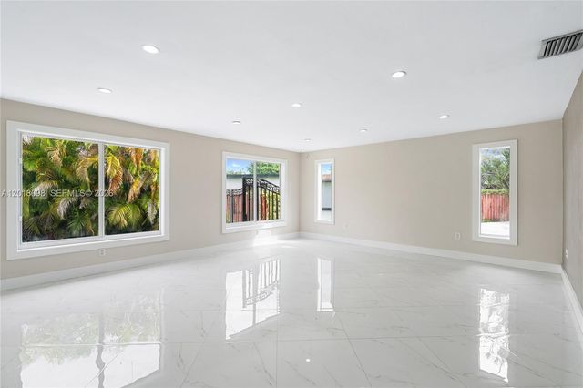 13611 SW 77th Street, Miami, FL 33183