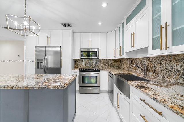 13611 SW 77th Street, Miami, FL 33183