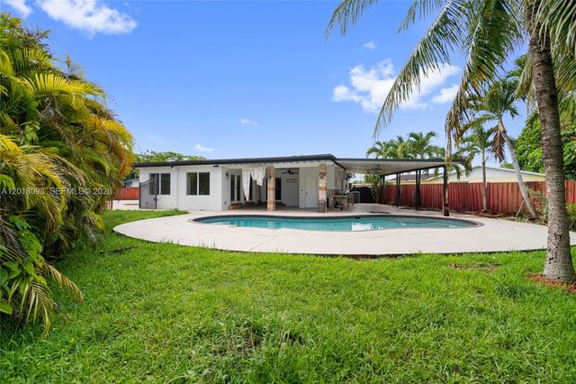 13611 SW 77th Street, Miami, FL 33183
