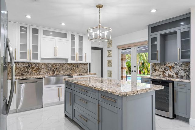 13611 SW 77th Street, Miami, FL 33183