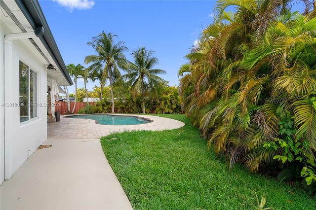 13611 SW 77th Street, Miami, FL 33183