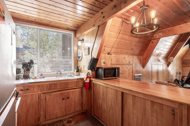 42532 Willow Avenue, Big Bear, CA 92315