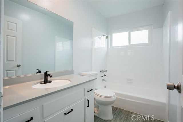 823 Lagoon, Wilmington (los Angeles), CA 90744