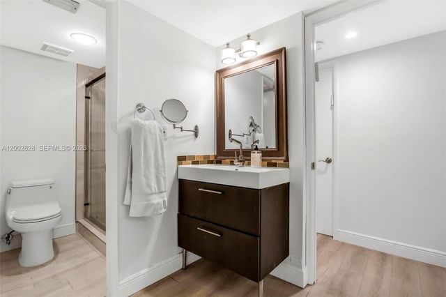 3350 NE 192nd St 4Q-B, Aventura, FL 33180