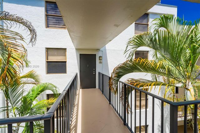 3350 NE 192nd St 4Q-B, Aventura, FL 33180