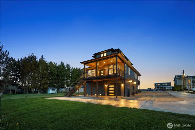 169 Driftwood Shores, Camano Island, WA 98282