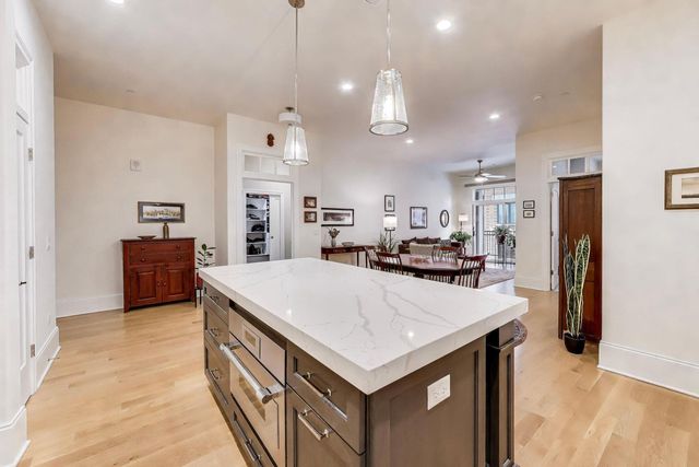 105 S Cottage Hill Avenue 206, Elmhurst, IL 60126