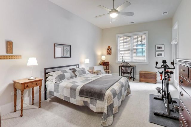 105 S Cottage Hill Avenue 206, Elmhurst, IL 60126