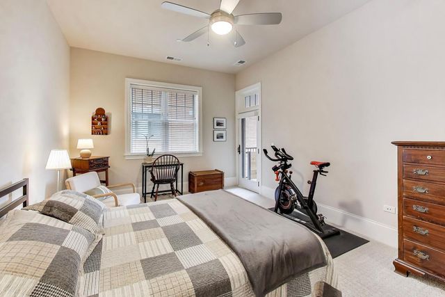 105 S Cottage Hill Avenue 206, Elmhurst, IL 60126