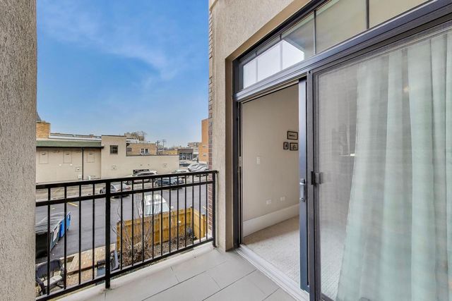 105 S Cottage Hill Avenue 206, Elmhurst, IL 60126