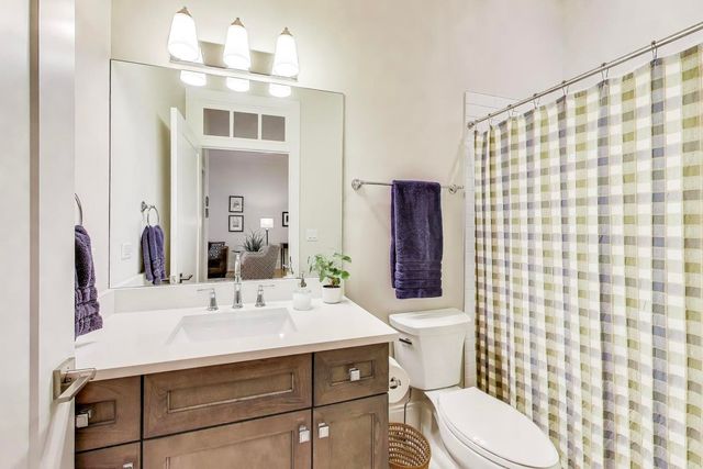 105 S Cottage Hill Avenue 206, Elmhurst, IL 60126