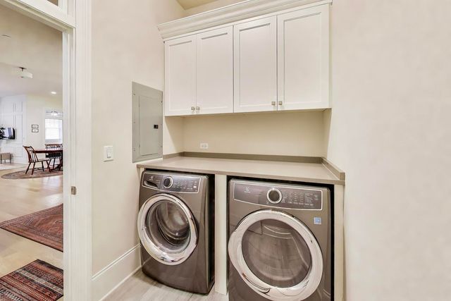 105 S Cottage Hill Avenue 206, Elmhurst, IL 60126