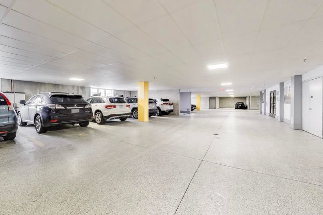 105 S Cottage Hill Avenue 206, Elmhurst, IL 60126