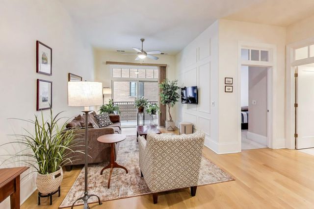 105 S Cottage Hill Avenue 206, Elmhurst, IL 60126