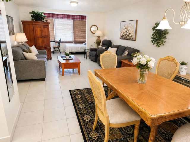 2831 Somerset Drive 305, Lauderdale Lakes, FL 33311