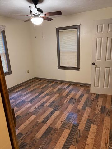 268 State Highway 290, Mckee, KY 40447