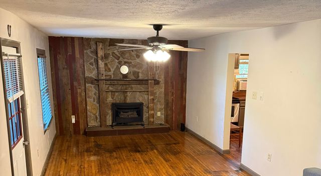 268 State Highway 290, Mckee, KY 40447