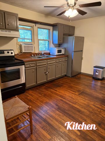 268 State Highway 290, Mckee, KY 40447