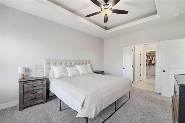 902 NW Crestwood Drive, Grain Valley, MO 64029