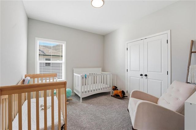 902 NW Crestwood Drive, Grain Valley, MO 64029