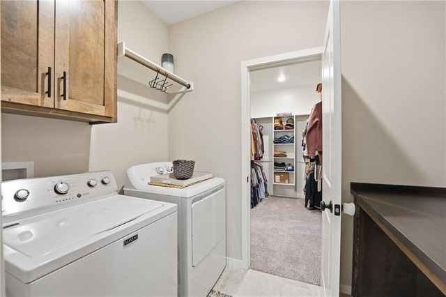 902 NW Crestwood Drive, Grain Valley, MO 64029