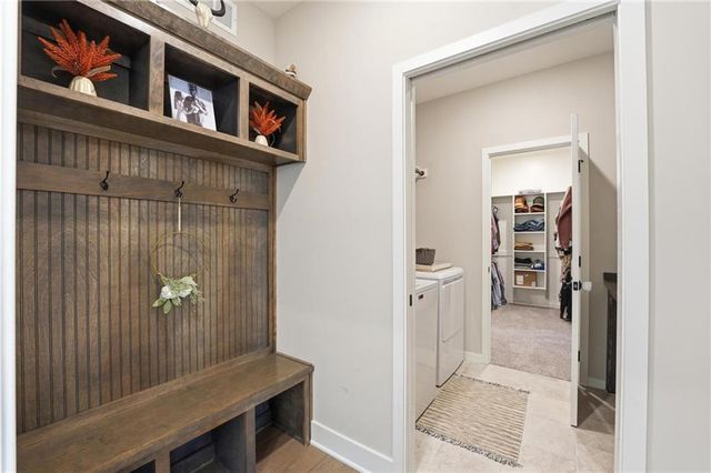 902 NW Crestwood Drive, Grain Valley, MO 64029