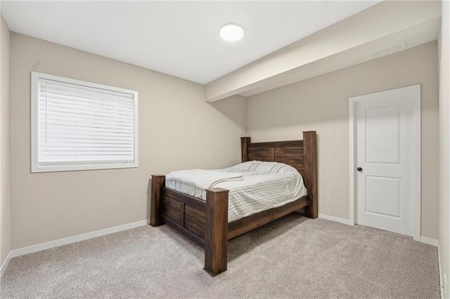 902 NW Crestwood Drive, Grain Valley, MO 64029