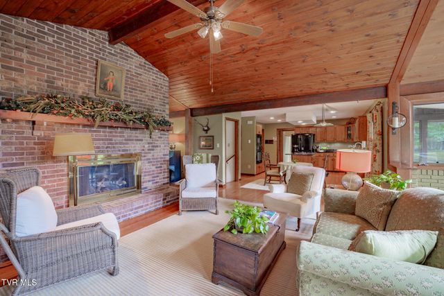 2705 Cherokee Road, Johnson City, TN 37604