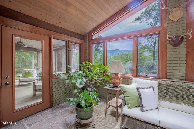 2705 Cherokee Road, Johnson City, TN 37604