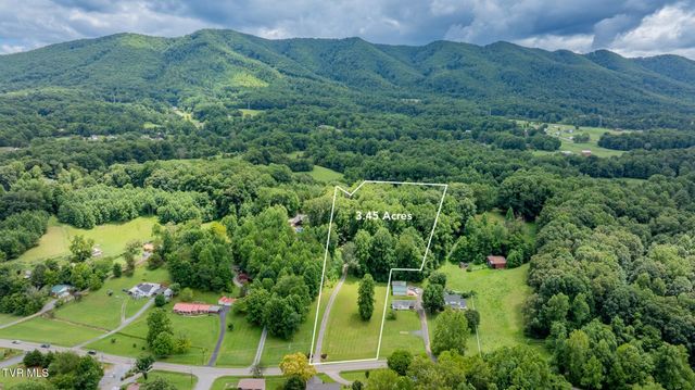 2705 Cherokee Road, Johnson City, TN 37604