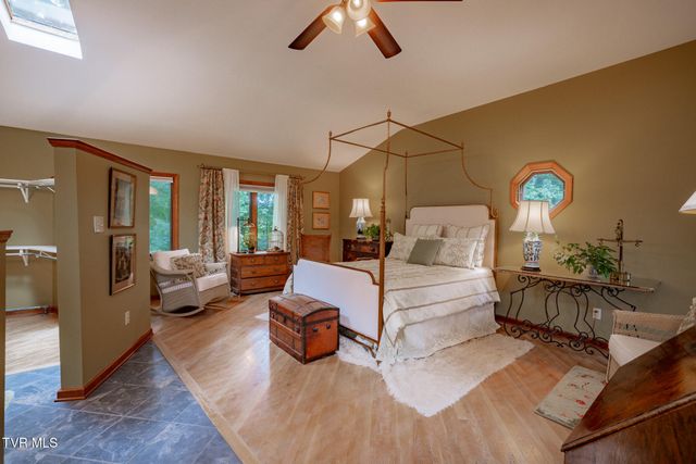 2705 Cherokee Road, Johnson City, TN 37604