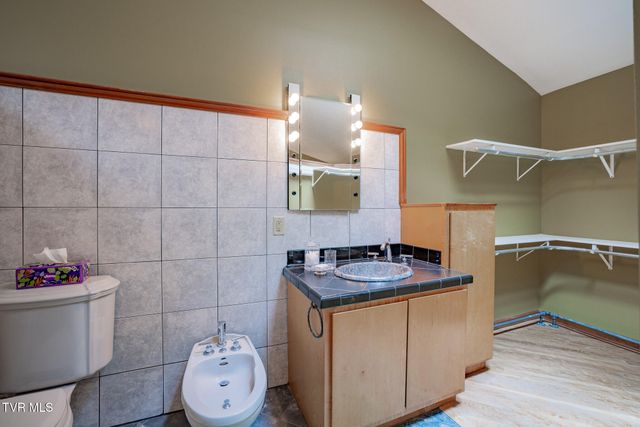 2705 Cherokee Road, Johnson City, TN 37604