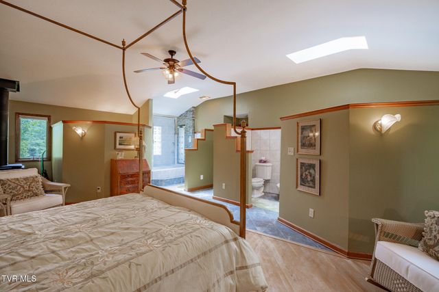 2705 Cherokee Road, Johnson City, TN 37604