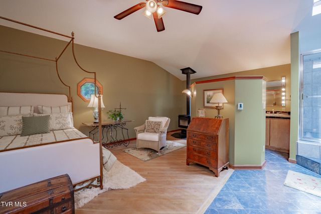 2705 Cherokee Road, Johnson City, TN 37604
