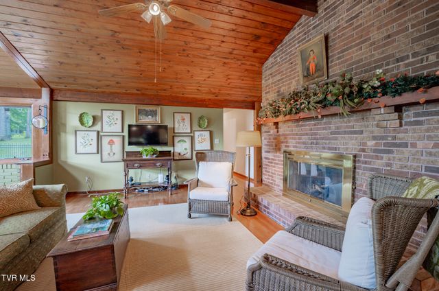 2705 Cherokee Road, Johnson City, TN 37604