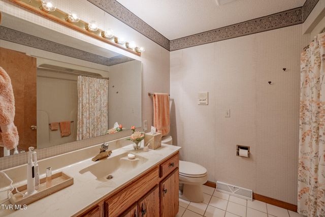 2705 Cherokee Road, Johnson City, TN 37604