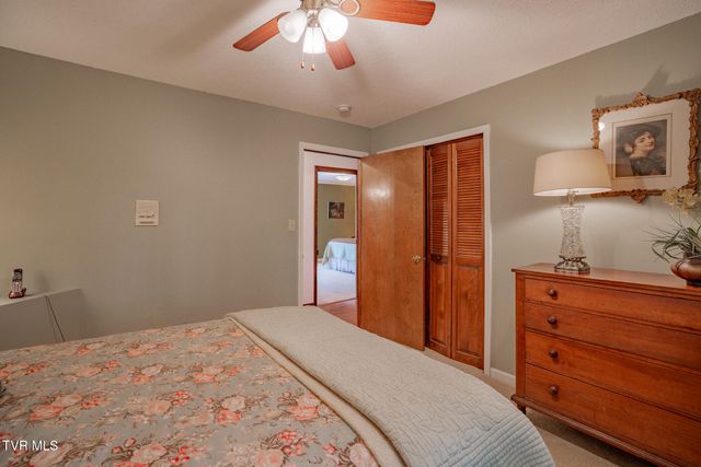 2705 Cherokee Road, Johnson City, TN 37604