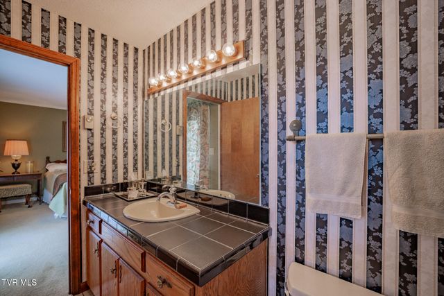 2705 Cherokee Road, Johnson City, TN 37604