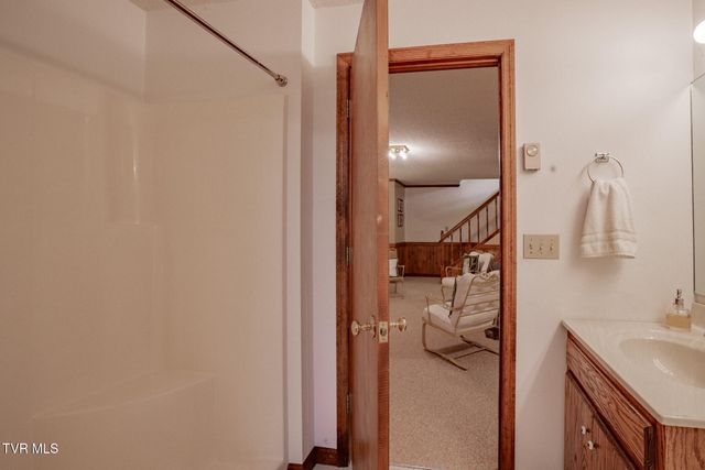 2705 Cherokee Road, Johnson City, TN 37604