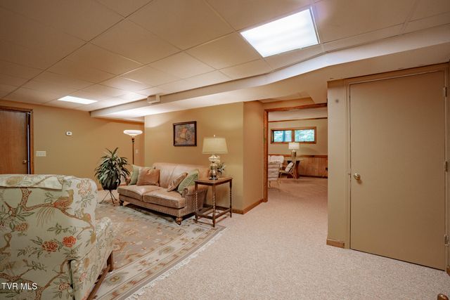 2705 Cherokee Road, Johnson City, TN 37604