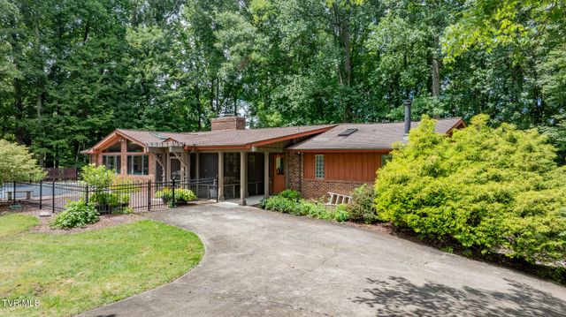 2705 Cherokee Road, Johnson City, TN 37604