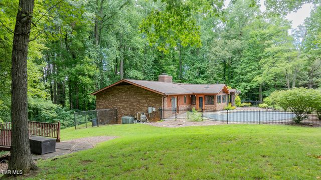 2705 Cherokee Road, Johnson City, TN 37604
