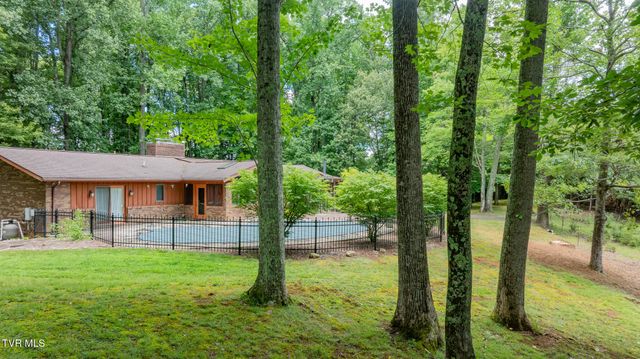 2705 Cherokee Road, Johnson City, TN 37604
