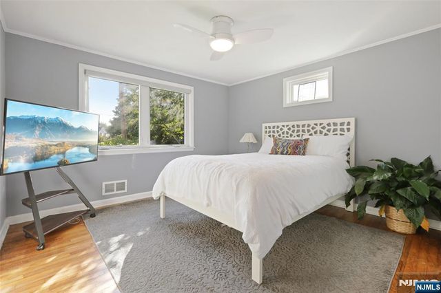 9-06 Mason Place, Fair Lawn, NJ 07410