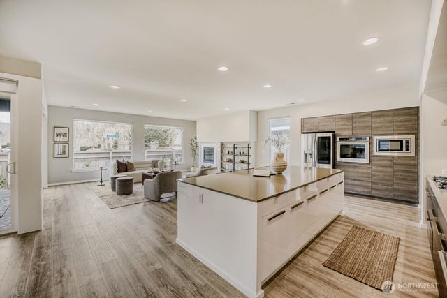 24818 237th Lane SE, Maple Valley, WA 98038